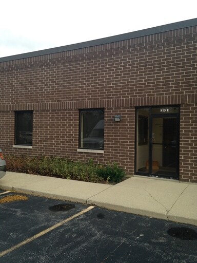 More Photos Of 805-815 Oakwood Rd, Lake Zurich Warehouse For Sale