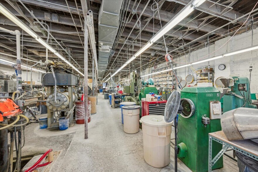 More Photos Of 337 Warren Ave, Stirling Industrial For Sale