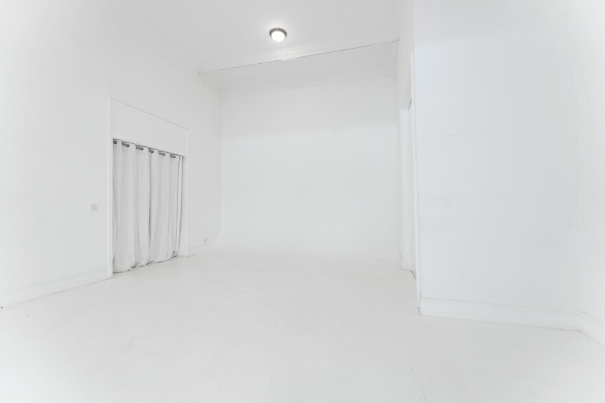 More Photos Of 363-365 NE 61st St, Miami Loft Creative Space For Lease