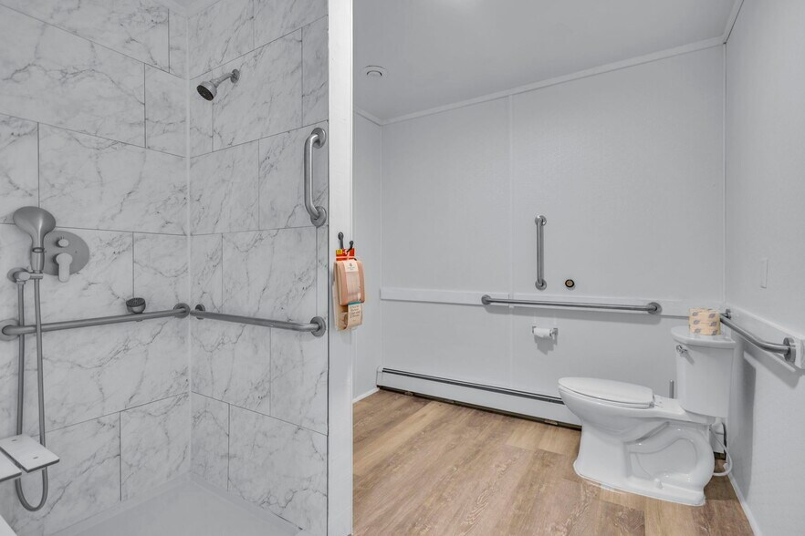 More Photos Of 106 Carr St, Nicholson Assisted Living For Sale