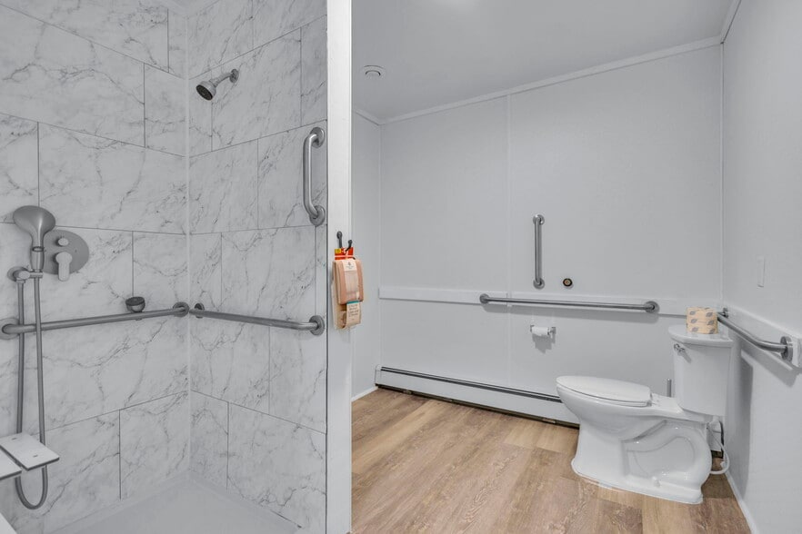 More Photos Of 106 Carr St, Nicholson Assisted Living For Sale