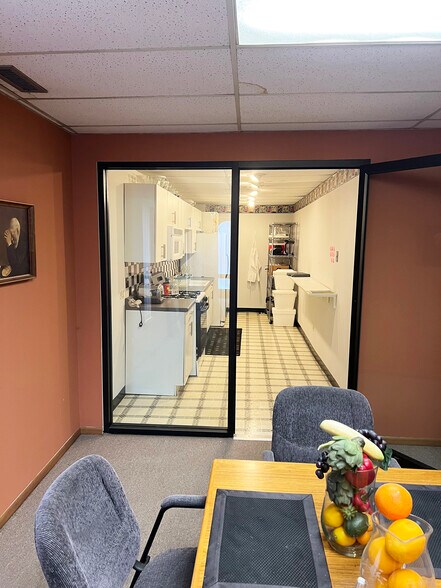 More Photos Of 1301 Brummel Dr, Elk Grove Village Warehouse For Sale