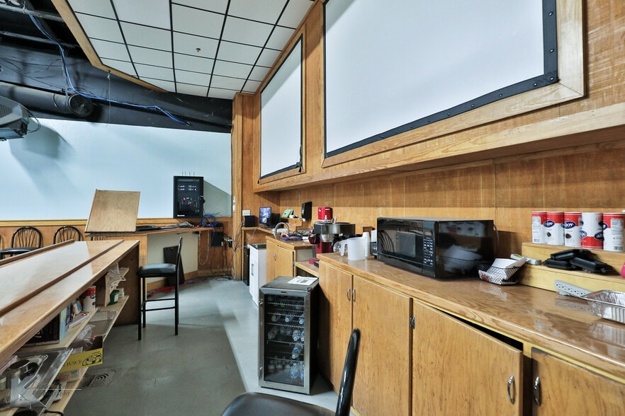 More Photos Of 550 E South 11Th St, Abilene Restaurant For Sale