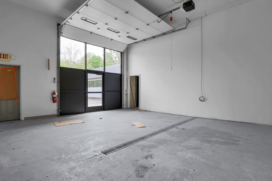 More Photos Of 1987 Coffman Rd, Newark Warehouse For Sale