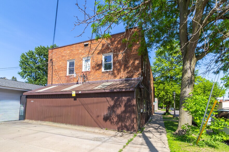 More Photos Of 1321 Payne Ave, Saint Paul Storefront Retail Residential For Sale