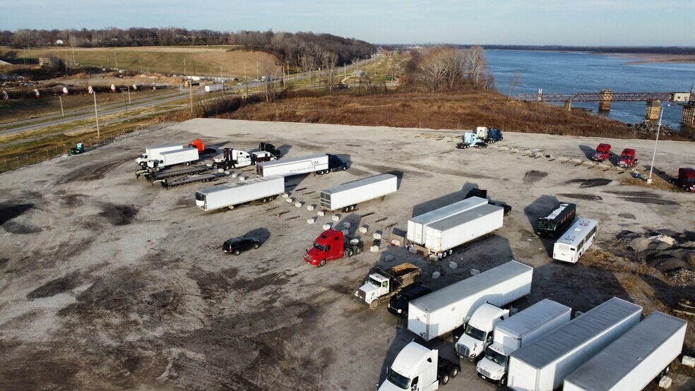 More Photos Of 9300 Riverview Dr, Saint Louis Land For Lease