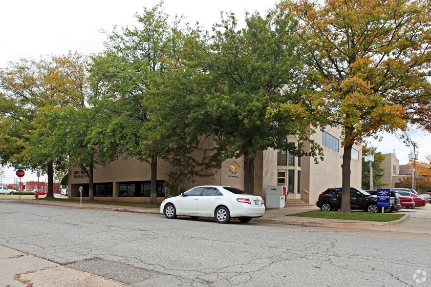 Primary Photo Of 133 NW 8th St, Oklahoma City Office For Lease