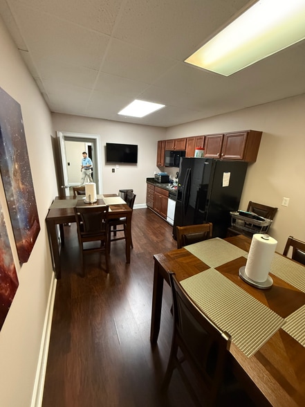 More Photos Of 1827 Powers Ferry Rd SE, Atlanta Office For Sale