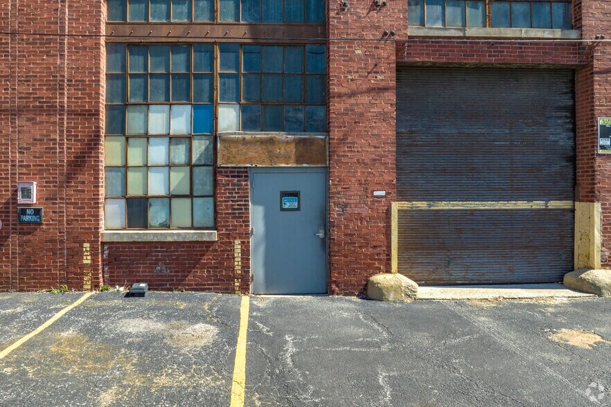 More Photos Of 5301-5323 S Western Blvd, Chicago Warehouse For Lease