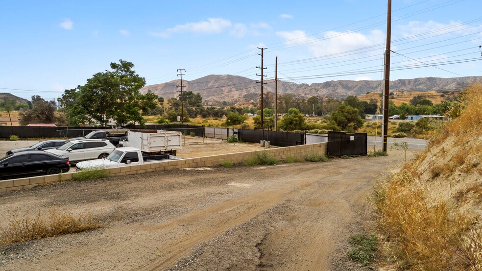 More Photos Of 16280 Sierra Hwy, Santa Clarita Land For Lease