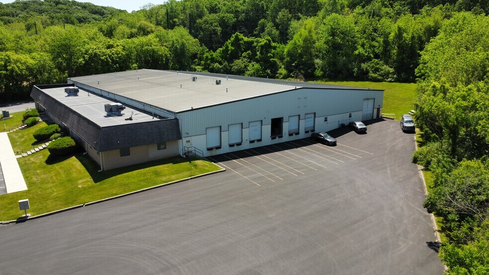 More Photos Of 608 Jeffers Cir, Exton Warehouse For Lease