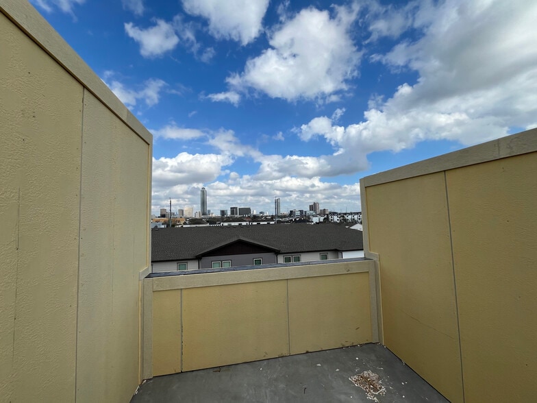 More Photos Of 5821 Winsome Ln, Houston Apartments For Sale