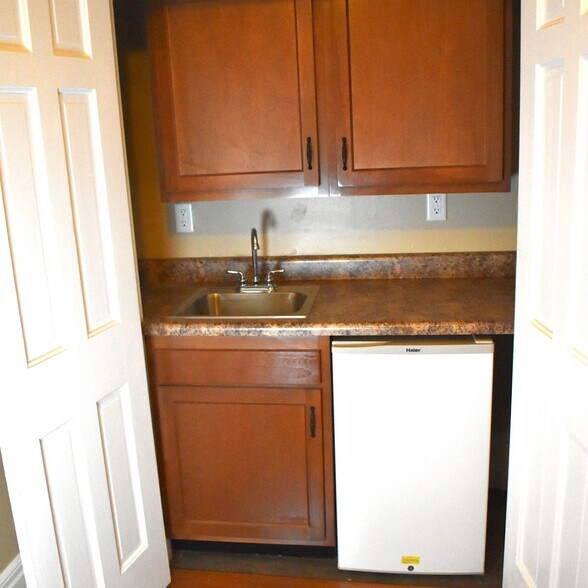 More Photos Of 111 W Chestnut St, Jeffersonville Office For Lease