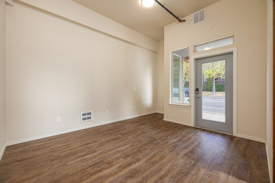 More Photos Of 1315 Dupont St, Bellingham Office Residential For Lease