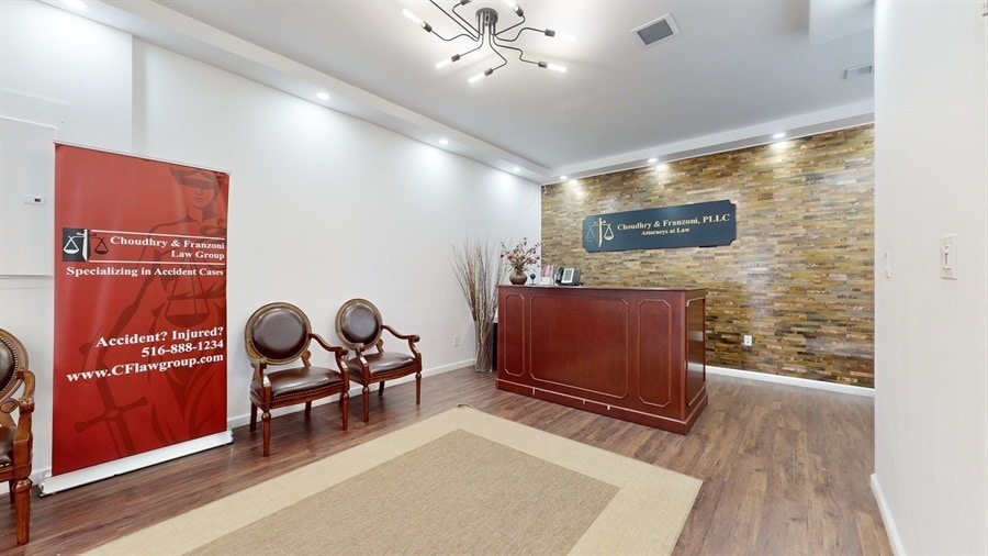 More Photos Of 26-32 Bond St, Westbury Loft Creative Space For Sale