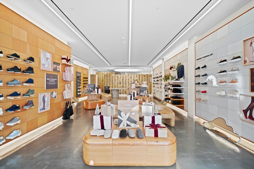 More Photos Of 3135 M St NW, Washington Storefront For Lease