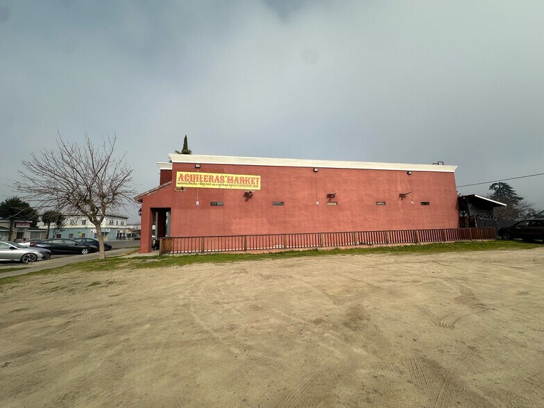 More Photos Of 6982 N Winton Way, Winton General Retail For Sale