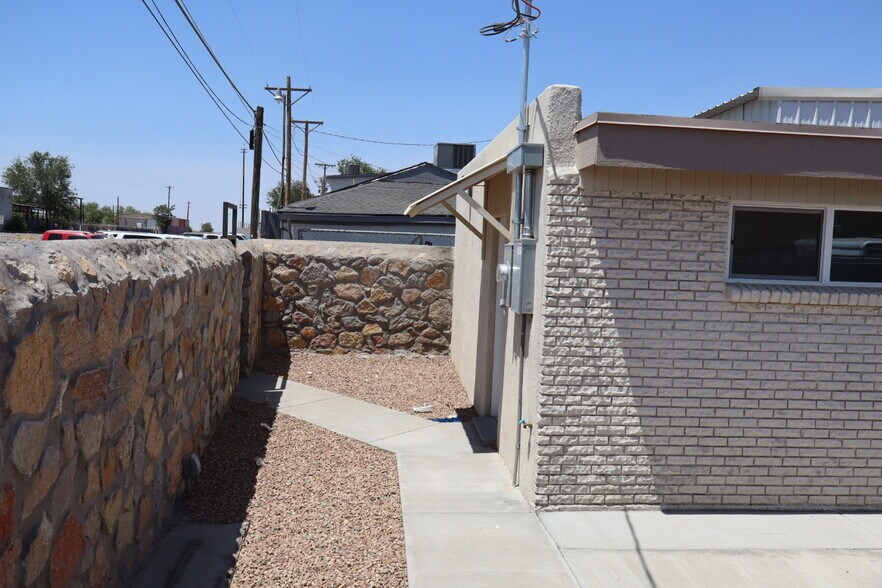 More Photos Of 6911 Doniphan Dr, El Paso Office For Lease
