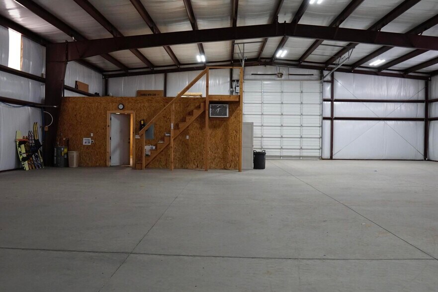 More Photos Of 825 Cannonball dr, Big Water Research And Development For Lease