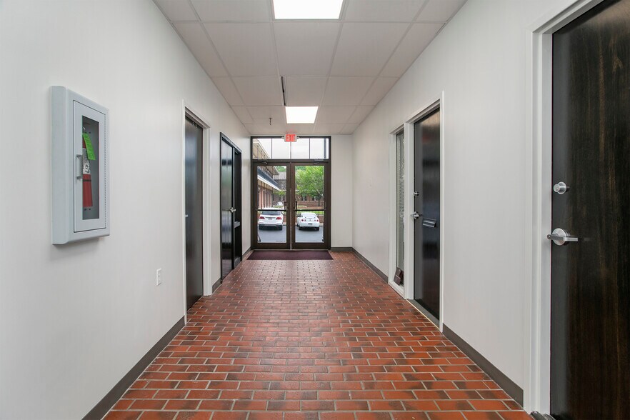 More Photos Of 3300 S Broadway Ave, Tyler Unknown For Lease