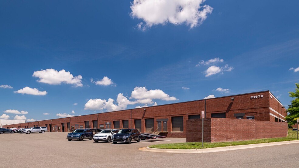 More Photos Of 21670 Red Rum Dr, Ashburn Research And Development For Lease