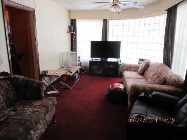 More Photos Of 424 Highway 65 Bus, Clinton Hospitality For Sale