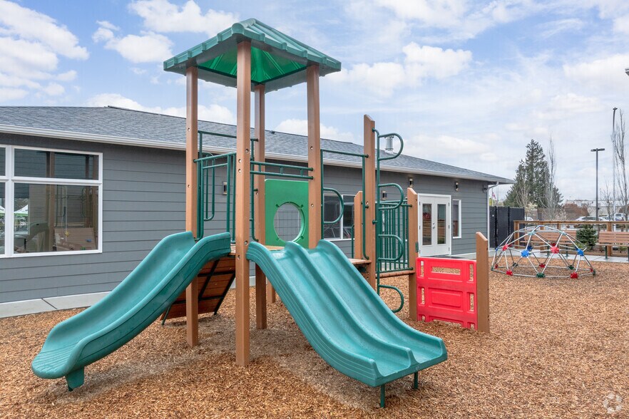 More Photos Of 200 E McCorquedale Rd, Burlington Apartments For Sale