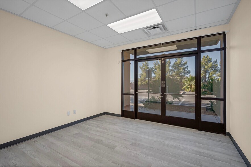 More Photos Of 1510 W Horizon Ridge Pky, Henderson General Retail For Sale
