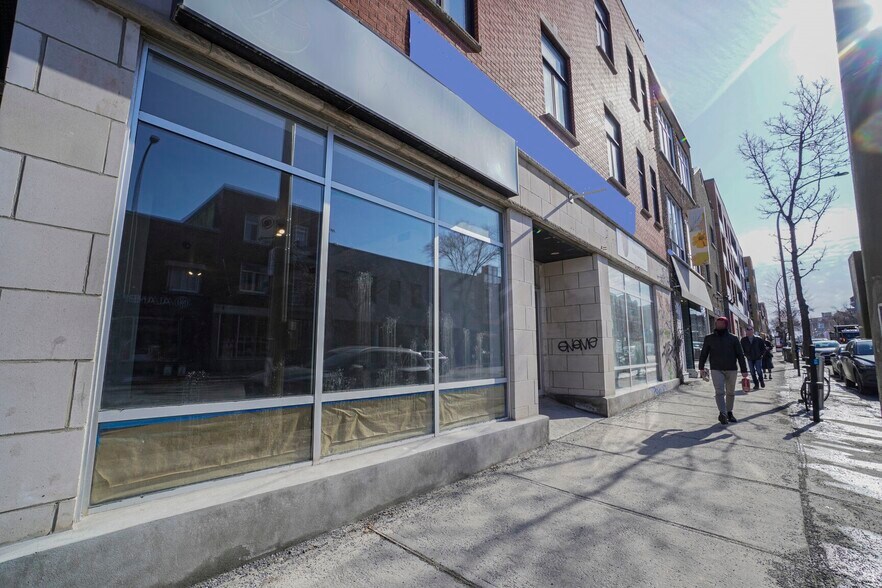 Primary Photo Of 6527-6531 Boul Saint-Laurent, Montréal Storefront Retail Residential For Lease