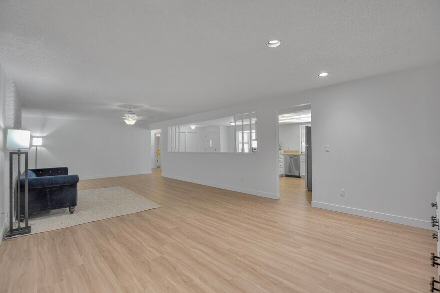 More Photos Of 16710 SE Sunnyside Rd, Happy Valley Flex For Sale