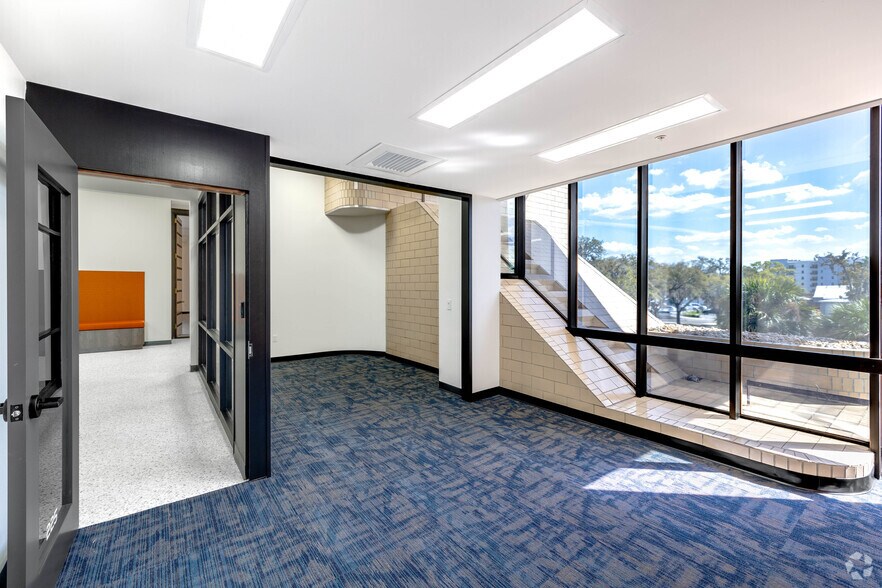 More Photos Of 250 Magnolia Ave SW, Winter Haven Coworking Space