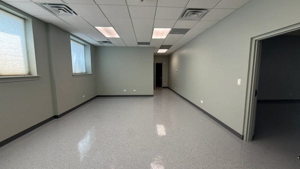 More Photos Of 8114 Ridgeway Ave, Skokie Manufacturing For Sale