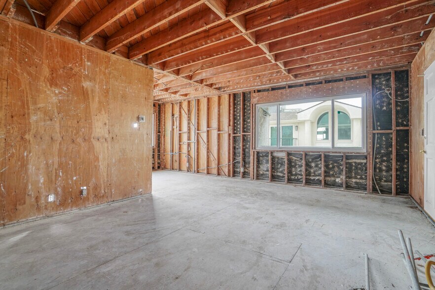 More Photos Of 16 38th Pl, Long Beach Apartments For Sale