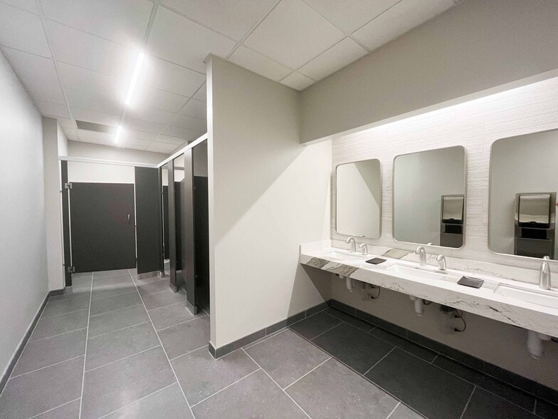 More Photos Of 100 Grandview Pl, Birmingham Office For Lease