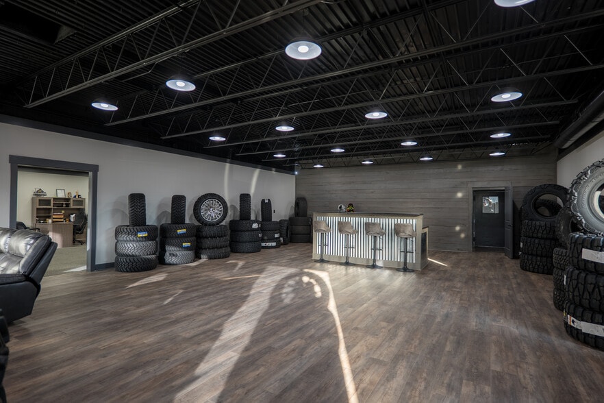 More Photos Of 1201 N Ashley St, Valdosta Auto Repair For Sale