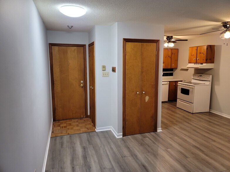 More Photos Of 71 Victoria St, Aurora Apartments For Sale