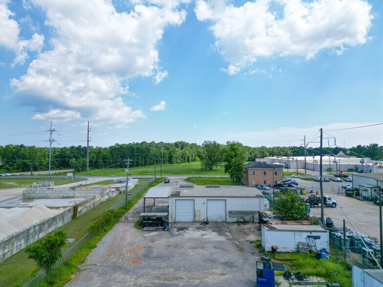 More Photos Of 5420 Hamilton Blvd, Theodore Auto Repair For Sale