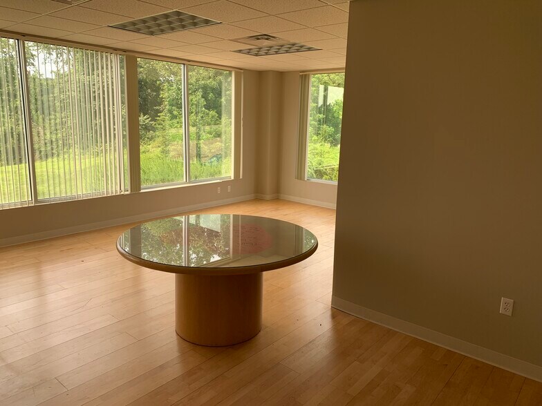More Photos Of 317 Foxon Rd, East Haven Medical For Lease