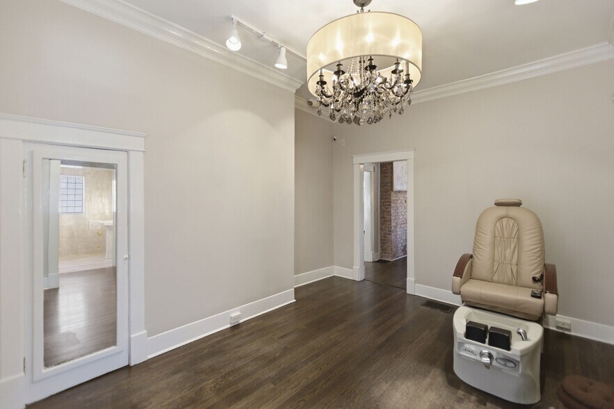 More Photos Of 211 29th Ave N, Nashville Freestanding For Lease