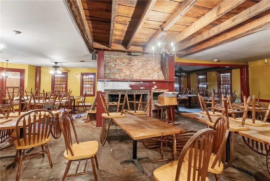 More Photos Of 3376 Post Rd, Warwick Restaurant For Sale