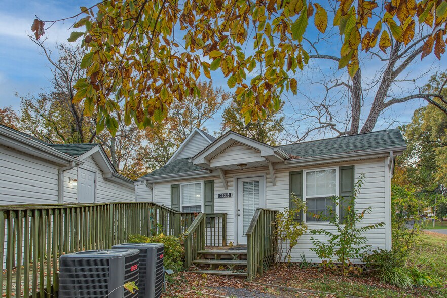 More Photos Of 12133 Neale Sound Dr, Cobb Island Restaurant For Sale