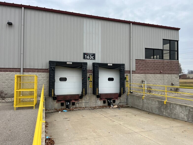 More Photos Of 4800 Beck Dr, Elkhart Manufacturing For Sale