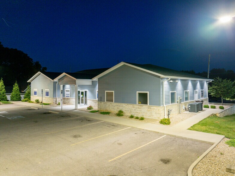 More Photos Of 2221 John Williams Blvd, Bedford Office For Sale