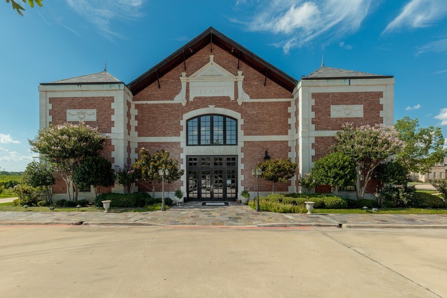 More Photos Of 2000 Champagne Blvd, Grapevine Specialty For Sale