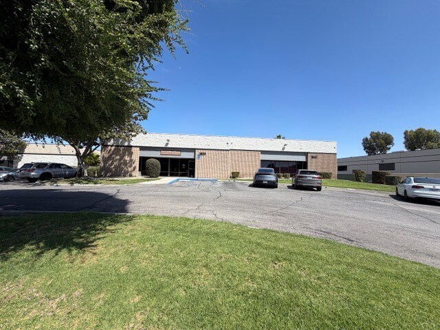 More Photos Of 1839 Commercenter West Dr, San Bernardino Office For Lease