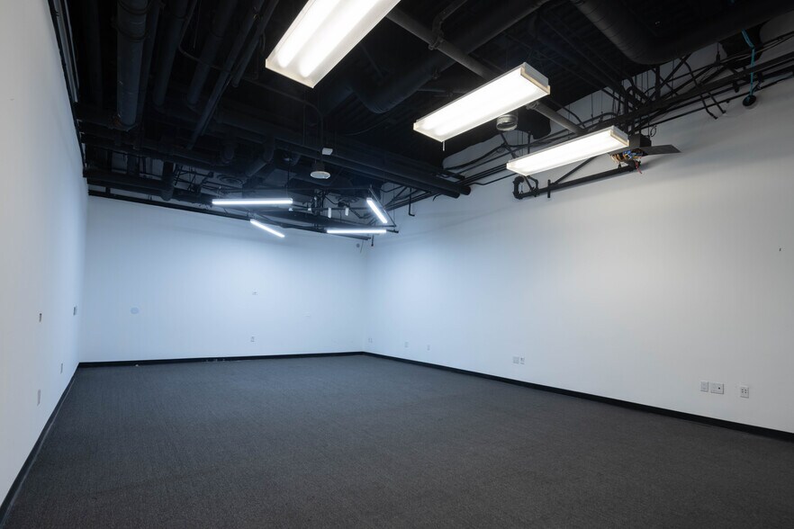 More Photos Of 8000 W Sunset Blvd, West Hollywood General Retail For Sale