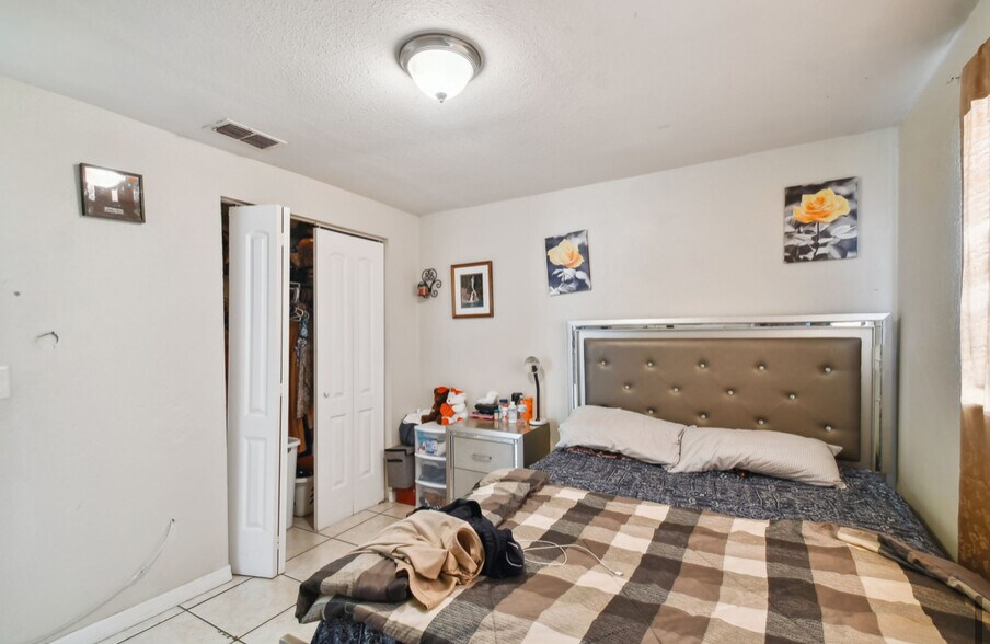 More Photos Of 4507-4517 E Giddens Ave, Tampa Multifamily For Sale