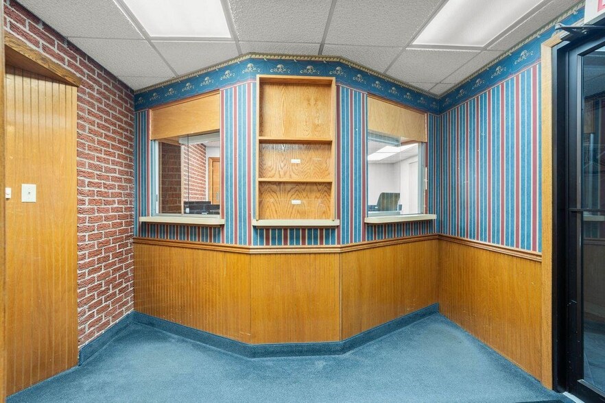 More Photos Of 502 Park Ave, Clearfield Medical For Sale