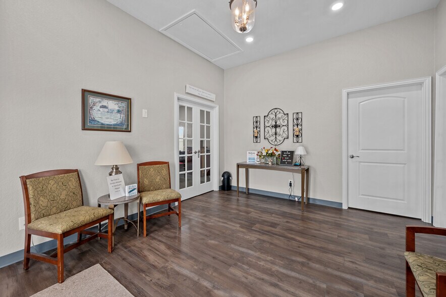 More Photos Of 1208 W Clayton St, Dayton Medical For Sale