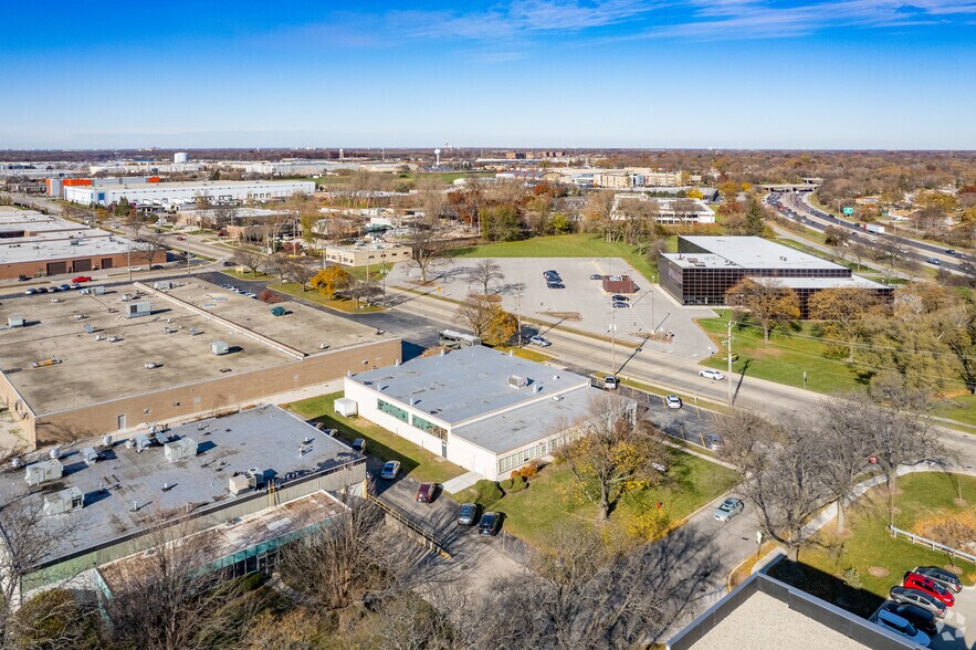 More Photos Of 7550 Linder Ave, Skokie Manufacturing For Lease